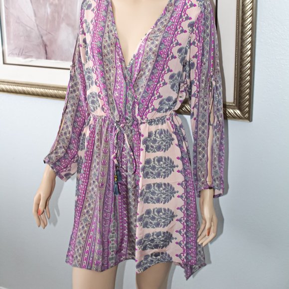 BOHO INSPIRED PRINT LONG SLEEVE MINI DRESS - Picture 3 of 8